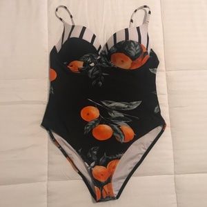 Cupshe Size Medium One Piece Bathing Suit